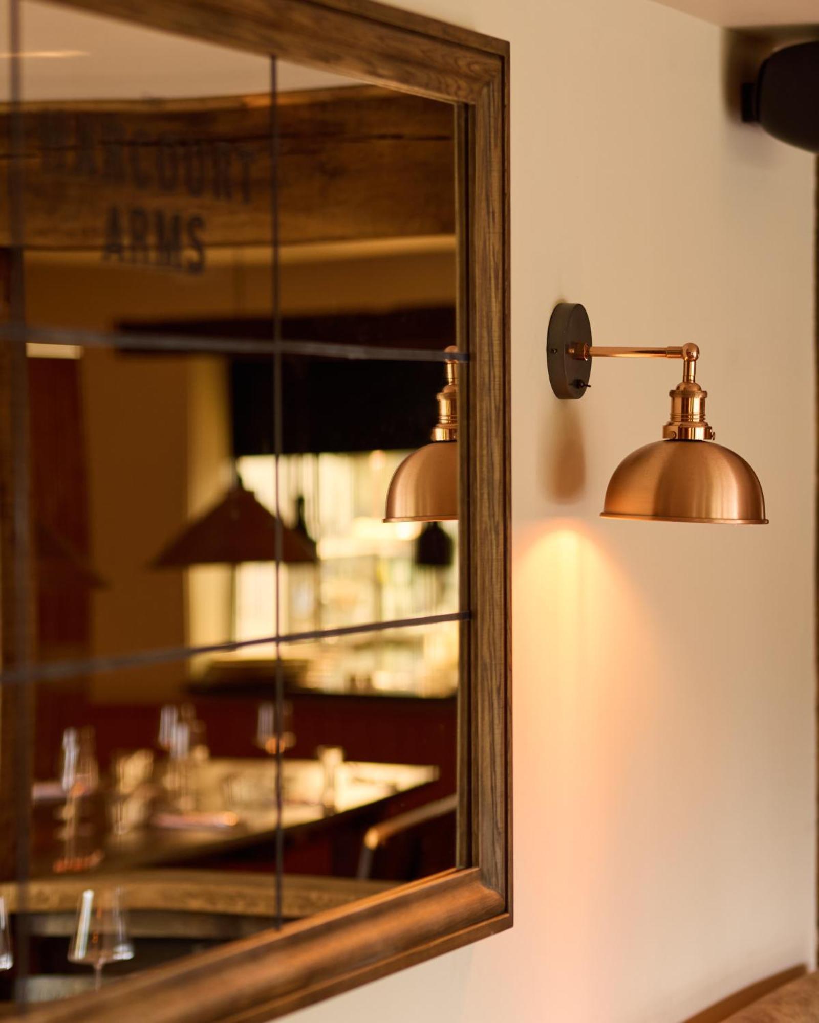 Готель The Harcourt Arms Stanton Harcourt Екстер'єр фото A wall light